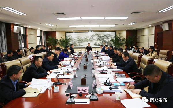 区政府召开常务会议