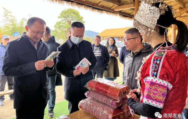 王志伟检查指导油菜花节筹备工作