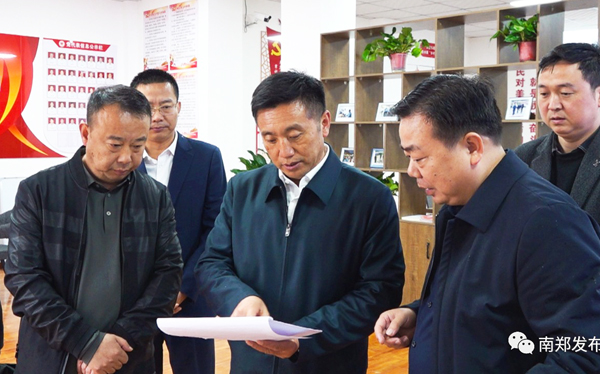 杨守奎到圣水镇调研党风廉政建设工作