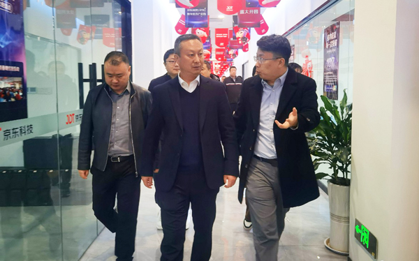 王志伟调研泽宇网络游戏研发平台项目建设