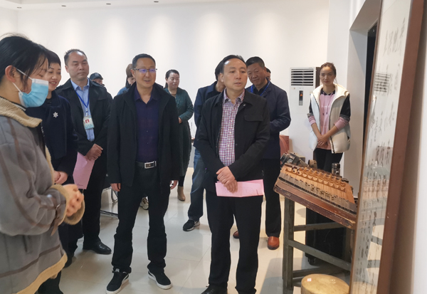 包继强到区文化和旅游局调研指导工作